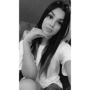 Meet your Posher, Desiree